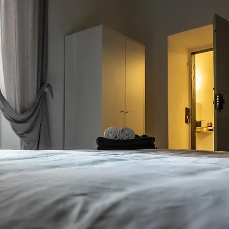 Archivolto Del Teatro Hotel Albenga Exterior photo