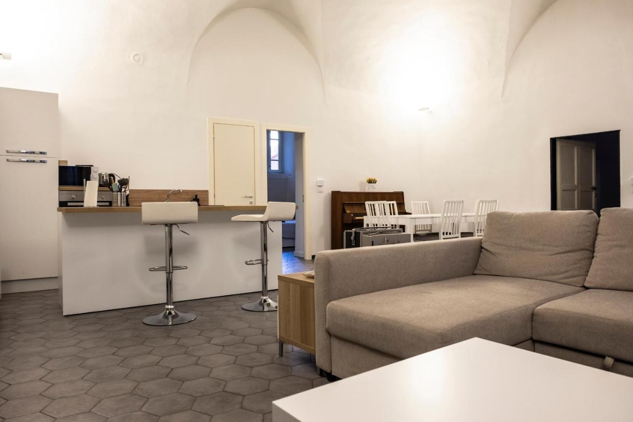 Archivolto Del Teatro Gasthuis Albenga